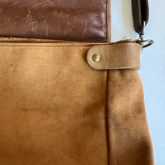 Unisex Brown Genuine Leather Crossbody Messenger Saddle Bag - Picture 8 of 16